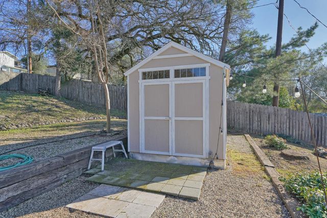 2367 Ponderosa Rd, Rescue, CA 95672