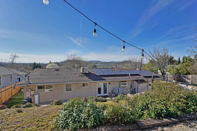 2367 Ponderosa Rd, Rescue, CA 95672