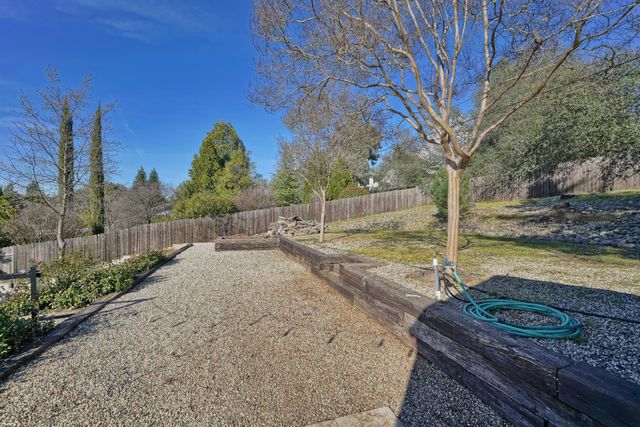 2367 Ponderosa Rd, Rescue, CA 95672