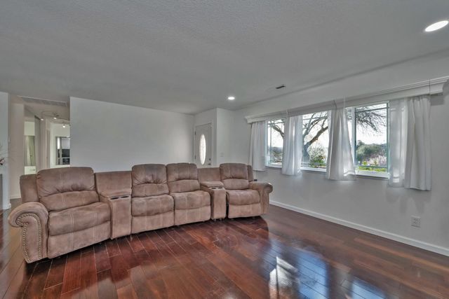 2367 Ponderosa Rd, Rescue, CA 95672