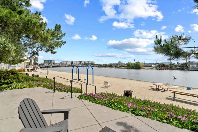 651 Port Drive 208, San Mateo, CA 94404