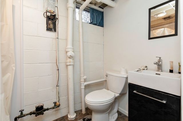 3838 Valdez Drive, Des Moines, IA 50310