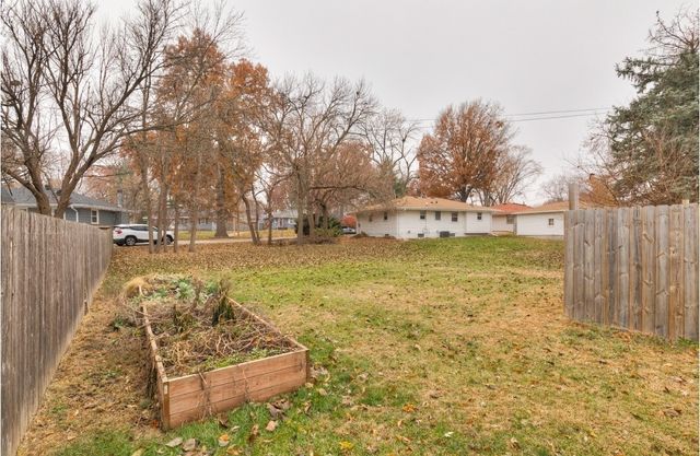 3838 Valdez Drive, Des Moines, IA 50310