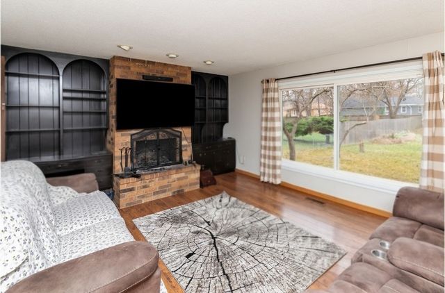 3838 Valdez Drive, Des Moines, IA 50310