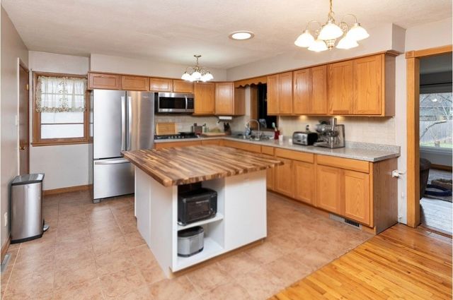 3838 Valdez Drive, Des Moines, IA 50310