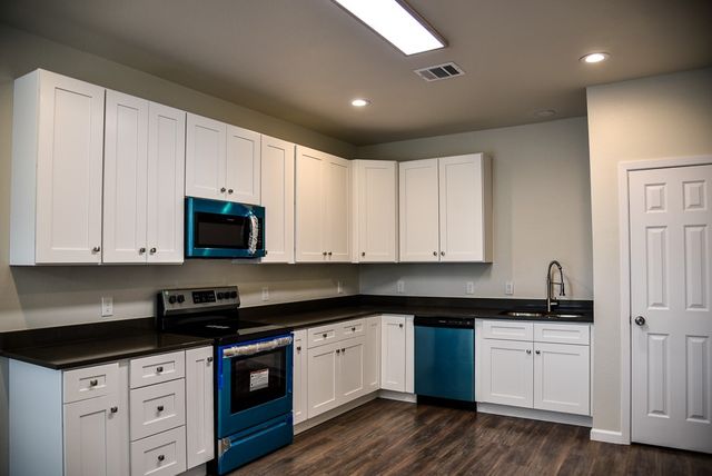 1602 N McDonald Avenue, Decatur, TX 76234