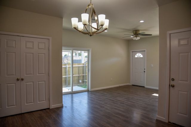 1602 N McDonald Avenue, Decatur, TX 76234