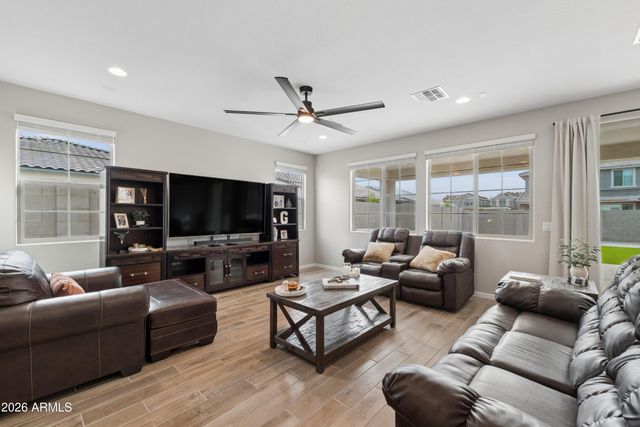 1135 W TREASURE Trail, Apache Junction, AZ 85120