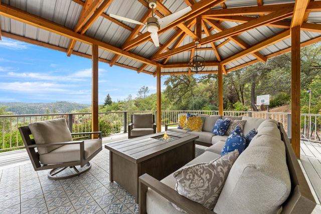 638 Oakhaven Rd, Auburn, CA 95603