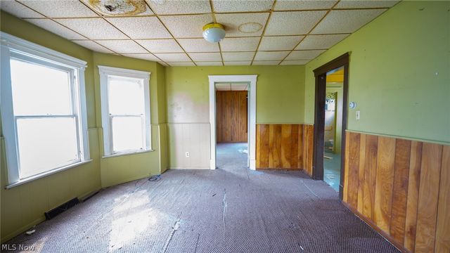 148 Oak Street, Elyria, OH 44035