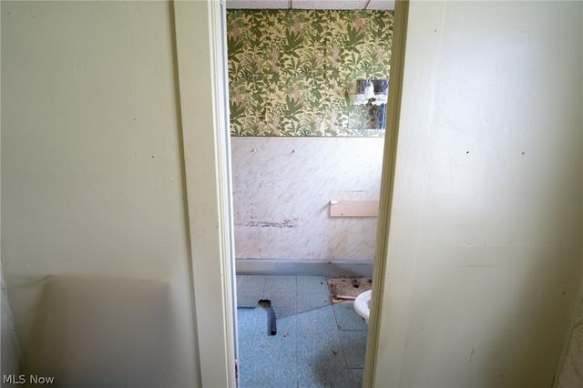 148 Oak Street, Elyria, OH 44035