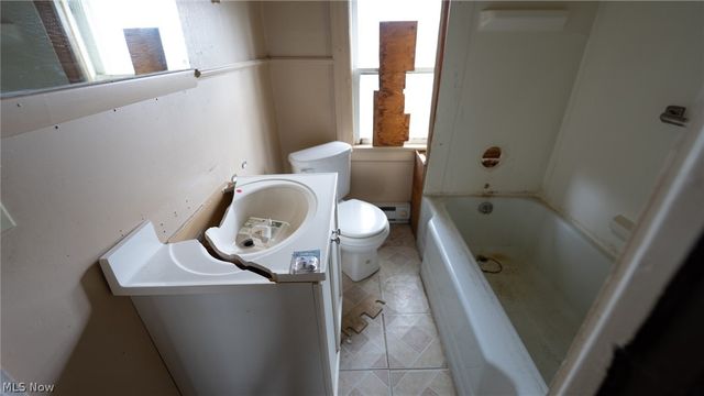 148 Oak Street, Elyria, OH 44035