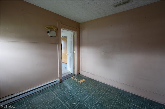 148 Oak Street, Elyria, OH 44035