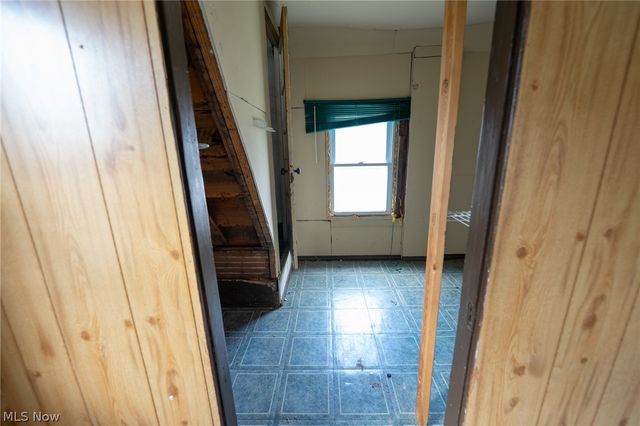 148 Oak Street, Elyria, OH 44035