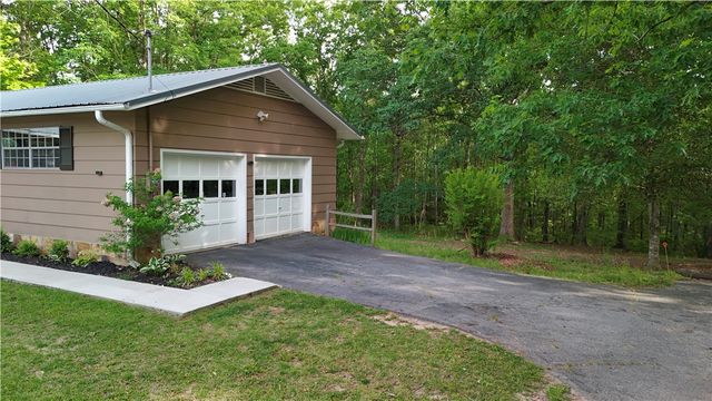 380 Honeysuckle Drive, Mountain Rest, SC 29664