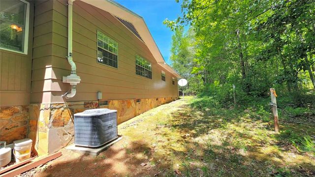 380 Honeysuckle Drive, Mountain Rest, SC 29664