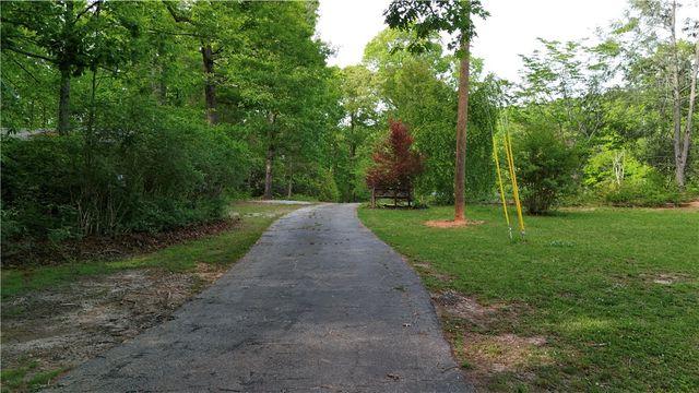 380 Honeysuckle Drive, Mountain Rest, SC 29664