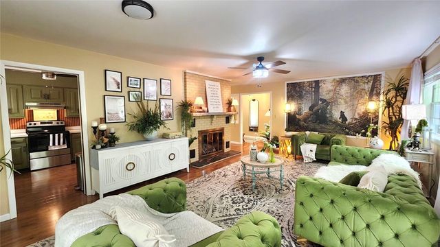 380 Honeysuckle Drive, Mountain Rest, SC 29664