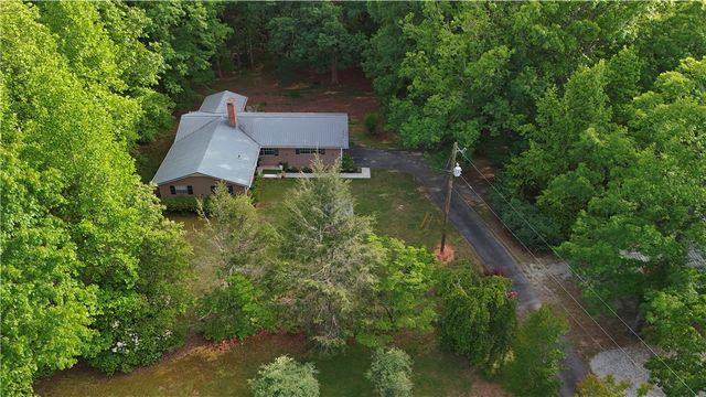 380 Honeysuckle Drive, Mountain Rest, SC 29664