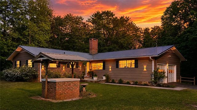 380 Honeysuckle Drive, Mountain Rest, SC 29664
