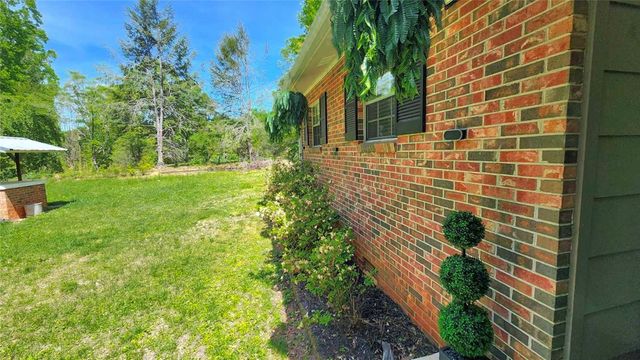 380 Honeysuckle Drive, Mountain Rest, SC 29664