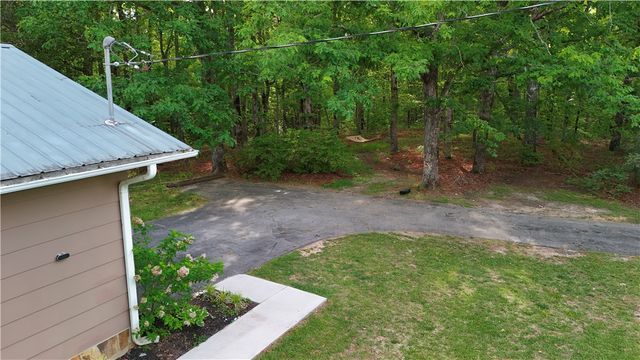 380 Honeysuckle Drive, Mountain Rest, SC 29664