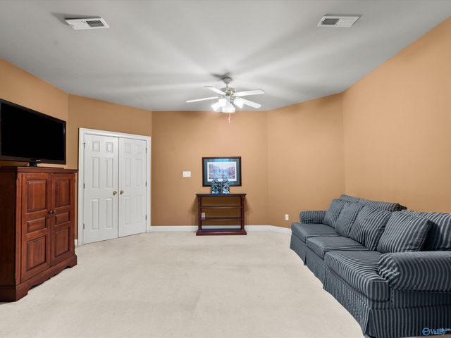 2703 Deford Mill Road SE, Owens Cross Roads, AL 35763