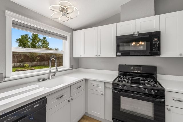 806 Oakwood Drive, Belgrade, MT 59714