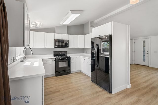 806 Oakwood Drive, Belgrade, MT 59714