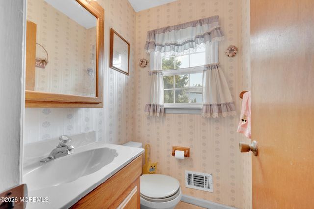 1055 Bell Street, Toms River, NJ 08753