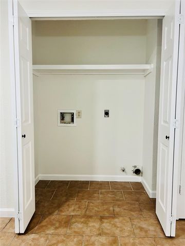 3739 Varla Lane, Houston, TX 77014