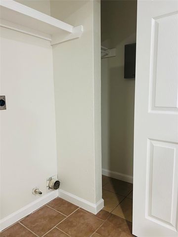 3739 Varla Lane, Houston, TX 77014