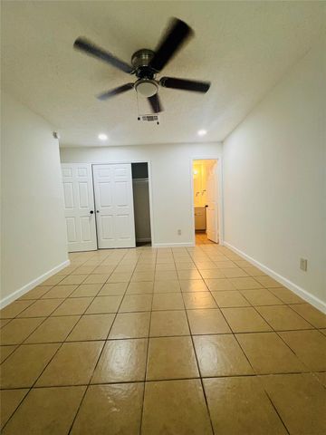 3739 Varla Lane, Houston, TX 77014