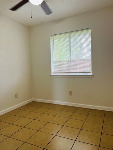 3739 Varla Lane, Houston, TX 77014