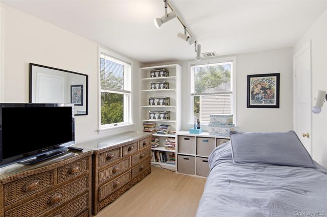 118 Magnolia, Westbury, NY 11590