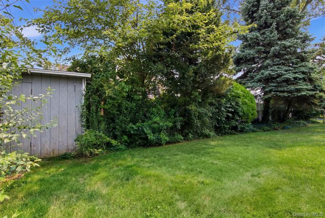 118 Magnolia, Westbury, NY 11590