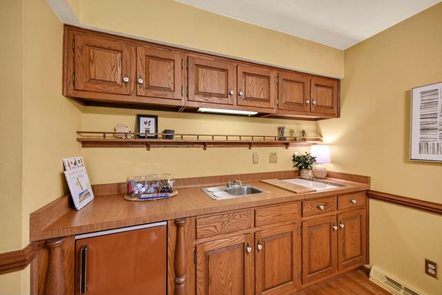 S40W22816 Sommers Hills DRIVE, Waukesha, WI 53189