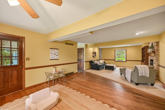 S40W22816 Sommers Hills DRIVE, Waukesha, WI 53189