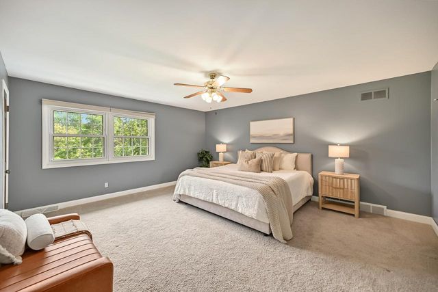 S40W22816 Sommers Hills DRIVE, Waukesha, WI 53189