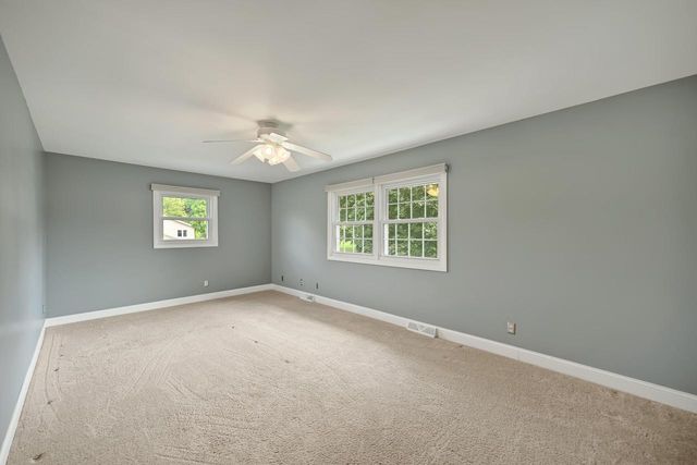 S40W22816 Sommers Hills DRIVE, Waukesha, WI 53189