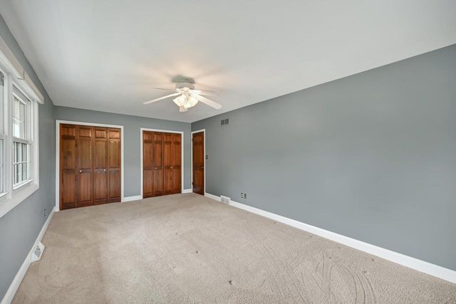 S40W22816 Sommers Hills DRIVE, Waukesha, WI 53189