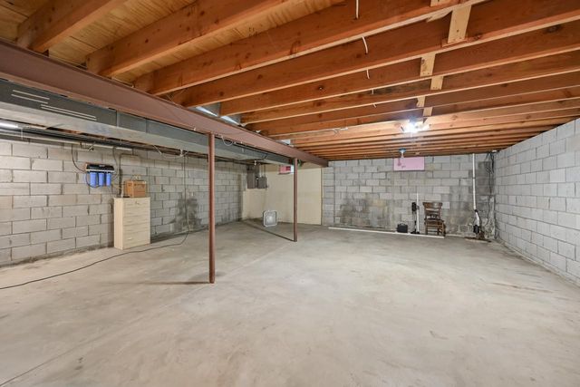 S40W22816 Sommers Hills DRIVE, Waukesha, WI 53189