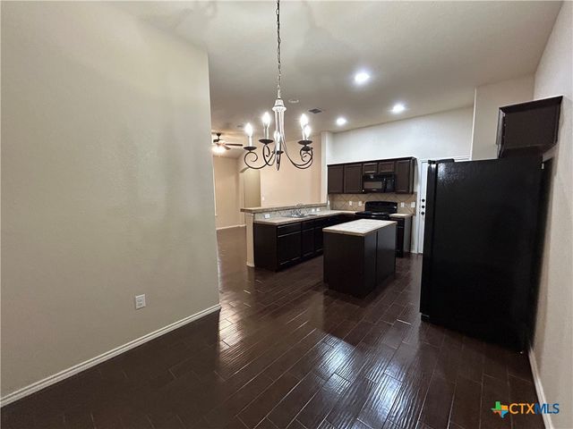 692 Creekside Circle, New Braunfels, TX 78130