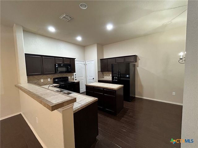 692 Creekside Circle, New Braunfels, TX 78130