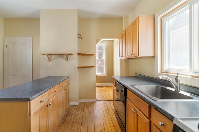 5 Essex St, Somerville, MA 02145