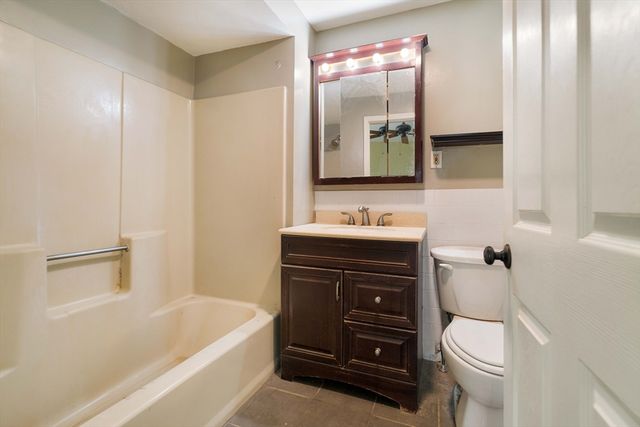 5 Essex St, Somerville, MA 02145