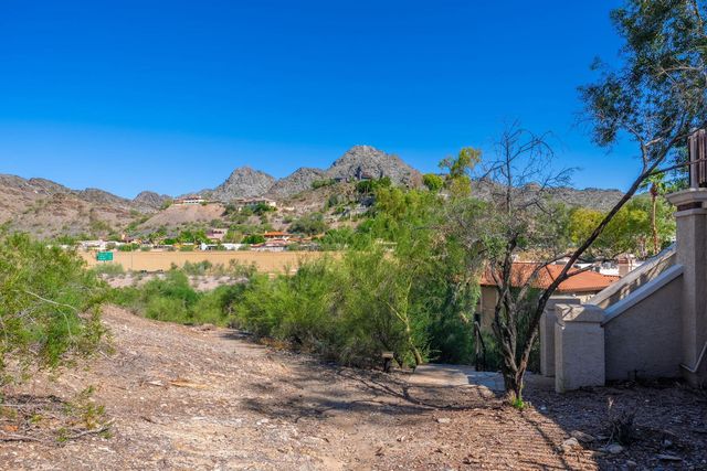 7557 N Dreamy Draw Drive Unit 219, Phoenix, AZ 85020