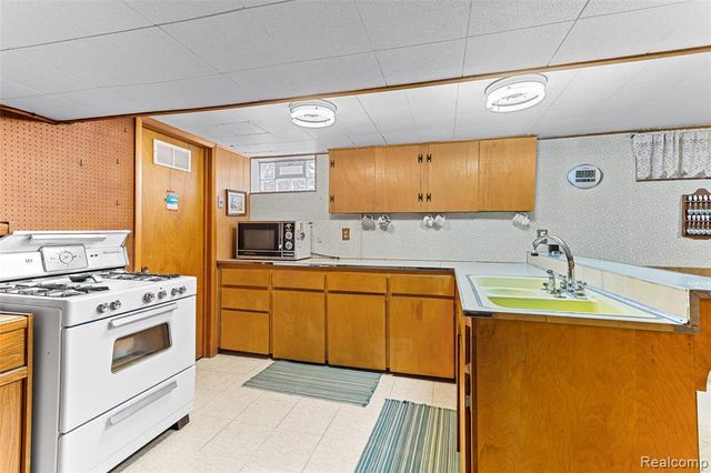 11720 Polk Street, Taylor, MI 48180