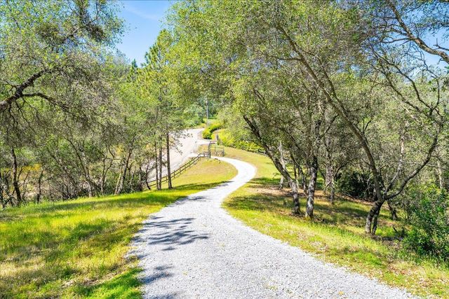 4521 Cross Creek Rd, Cool, CA 95614