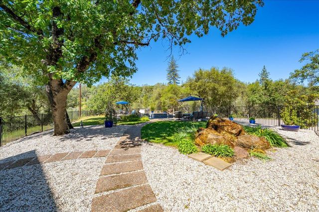 4521 Cross Creek Rd, Cool, CA 95614